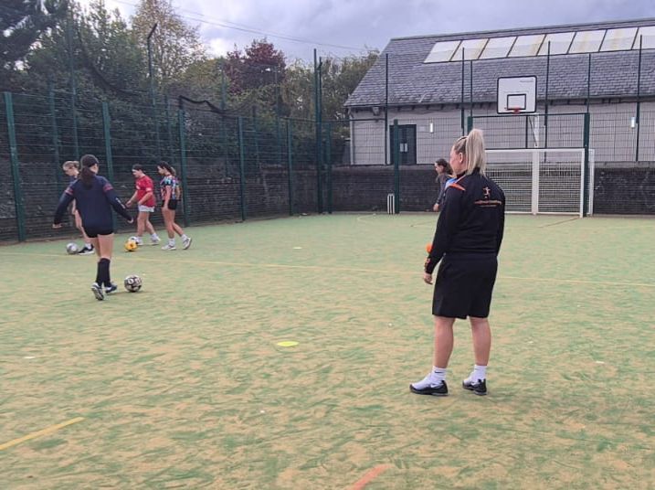 Take Your Game to the Next Level with 1-1 Football Coaching!